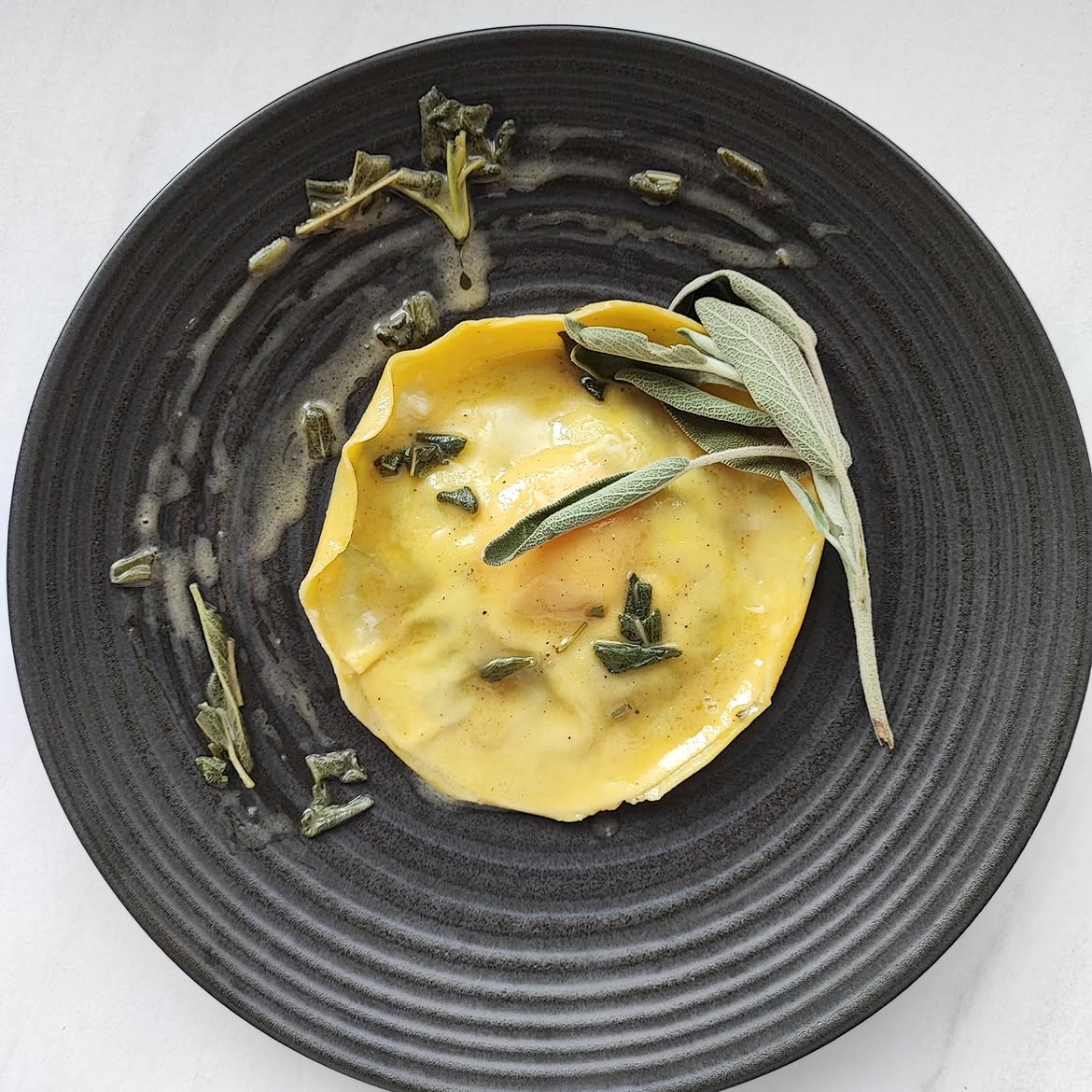 Raviolis maison à la sauge